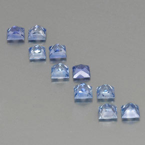 カラットの天然ブルーサファイア（3.5×3.4 mm・四角）