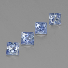 カラットの天然ブルーサファイア（3.9×3.9 mm・四角）