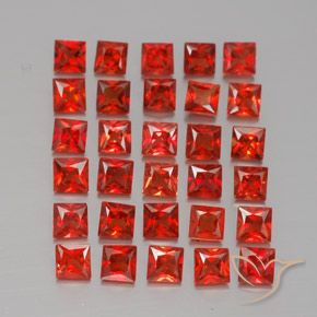 2.66カラットの天然ファイアレッドサファイア（2.3×2.3 mm・四角）