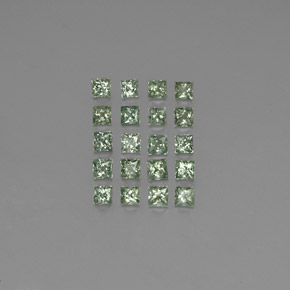 カラットの天然グリーンサファイア（2.6×2.6 mm・四角）