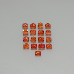 カラットの天然レッドオレンジサファイア（3.2×3.2 mm・四角）