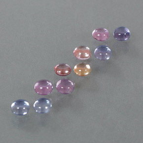 2.48カラットの天然マルチカラーサファイア（3.40 mm・ラウンドカット）