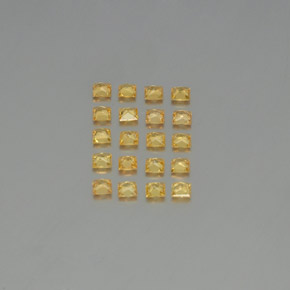 2.10カラットの天然ゴールデンイエローサファイア（2.6×2.6 mm・四角）