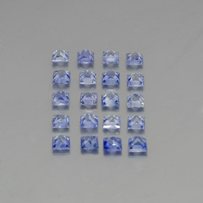 1.31カラットの天然濃いブルーサファイア（2.1×2.1 mm・四角）