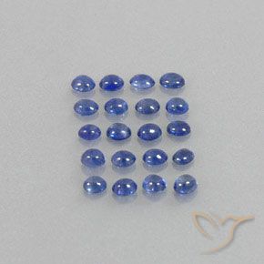 3.05カラットの天然ダークブルーサファイア（3.3×2.7 mm・透明）