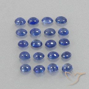 3.05カラットの天然ダークブルーサファイア（3.3×2.7 mm・透明）