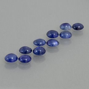 カラットの天然ブルーサファイア（4.3×3.6 mm・オーバルカット）