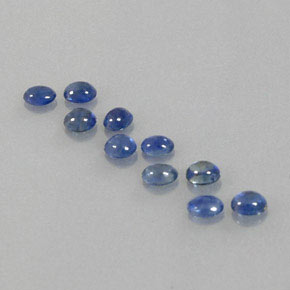カラットの天然ブルーサファイア（3.9×3.1 mm・透明）