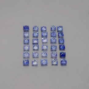 カラットの天然ブルーサファイア（2.1×2.1 mm・四角）
