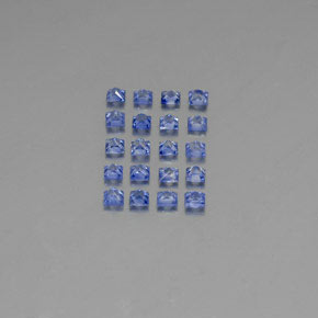 カラットの天然ブルーサファイア（2.6×2.5 mm・四角）