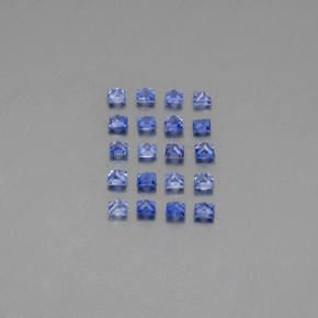 カラットの天然ブルーサファイア（2.4×2.4 mm・四角）