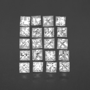 カラットの天然ホワイトサファイア（2.1×2.1 mm・四角）