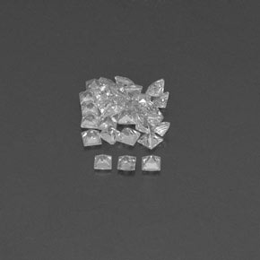 カラットの天然ホワイトサファイア（1.9×1.9 mm・四角）