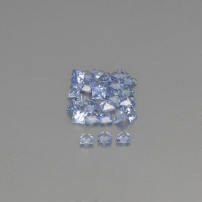 カラットの天然ブルーサファイア（1.9×1.9 mm・四角）