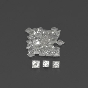 カラットの天然ホワイトサファイア（1.7×1.7 mm・四角）