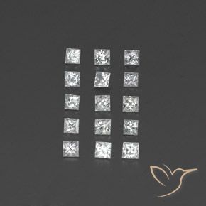 1.54カラットの天然ホワイトサファイア（2.6×2.5 mm・四角）