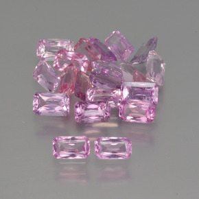 カラットの天然マルチカラーサファイア（4.9×2.9 mm・エメラルドカット）