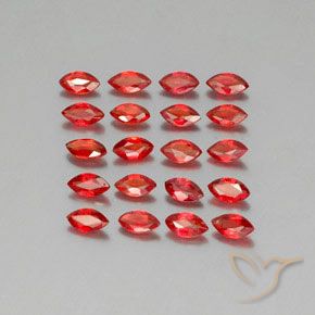 2.92カラットの天然ディープレッドサファイア（4.4×2.5 mm・マーキス）