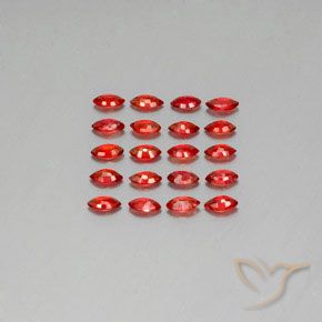 2.92カラットの天然ディープレッドサファイア（4.4×2.5 mm・マーキス）