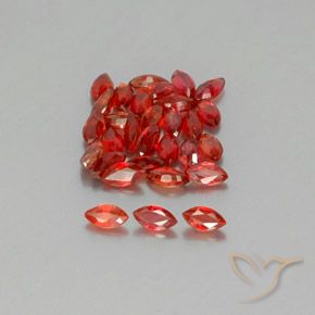 3.18カラットの天然ファイアレッドサファイア（4×2.1 mm・マーキス）