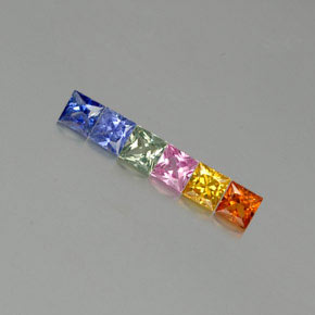 カラットの天然マルチカラーサファイア（3.3×3.2 mm・四角）