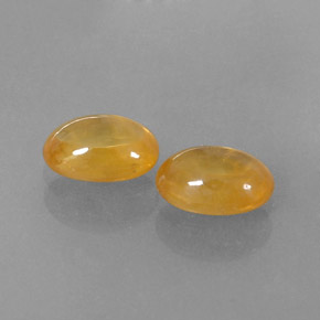 カラットの天然ゴールデンイエローサファイア（6.6×4.7 mm・透明）