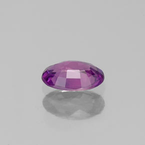 0.54カラットの天然パープルサファイア（6.1×4.2 mm・オーバルカット）