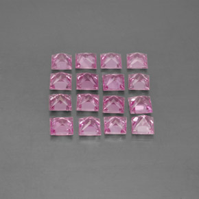 3.76カラットの天然ピンクサファイア（3.4×3.3 mm・四角）
