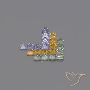 2.76カラットの天然マルチカラーサファイア（2.6×2.6 mm・四角）