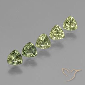 Shop natural 1.84ct 薄いフォレストグリーン サファイア gems, トリリオン, from タンザニア at GemSelect. In stock, global shipping!