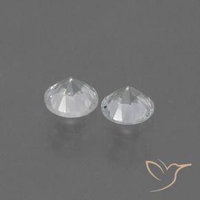 Shop natural 0.83ct ホワイト サファイア gems, ラウンド, from マダガスカル at GemSelect. In stock, global shipping!