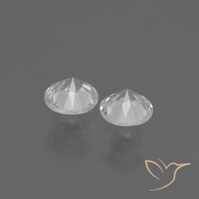 Shop natural 0.79ct ホワイト サファイア gems, ラウンド, from マダガスカル at GemSelect. In stock, global shipping!