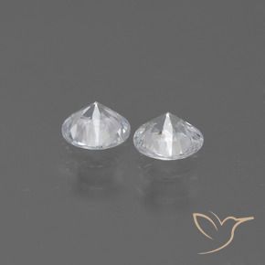 Shop natural 0.70ct ホワイト サファイア gems, ラウンド, from マダガスカル at GemSelect. In stock, global shipping!