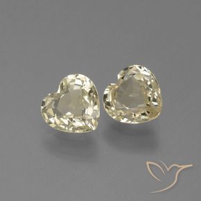 Shop natural 1.47ct 薄いゴールド サファイア gems, 心臓, from タンザニア at GemSelect. In stock, global shipping!