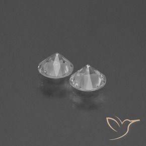 Shop natural 0.76ct ホワイト サファイア gems, ラウンド, from マダガスカル at GemSelect. In stock, global shipping!