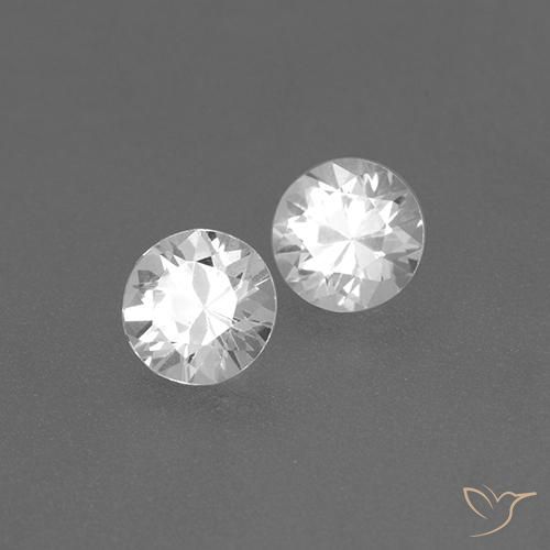 Shop natural 0.78ct ホワイト サファイア gems, ラウンド, from マダガスカル at GemSelect. In stock, global shipping!