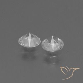 Shop natural 0.78ct クリアホワイト サファイア gems, ラウンド, from マダガスカル at GemSelect. In stock, global shipping!