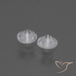 Shop natural 0.78ct クリアホワイト サファイア gems, ラウンド, from マダガスカル at GemSelect. In stock, global shipping!