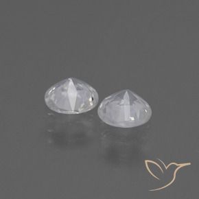 Shop natural 0.76ct ホワイト サファイア gems, ラウンド, from マダガスカル at GemSelect. In stock, global shipping!