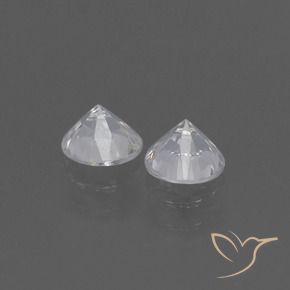 Shop natural 0.94ct ホワイト サファイア gems, ラウンド, from マダガスカル at GemSelect. In stock, global shipping!