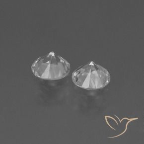 Shop natural 0.78ct クリアホワイト サファイア gems, ラウンド, from マダガスカル at GemSelect. In stock, global shipping!