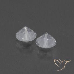 Shop natural 0.83ct ホワイト サファイア gems, ラウンド, from マダガスカル at GemSelect. In stock, global shipping!