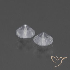 Shop natural 0.83ct ホワイト サファイア gems, ラウンド, from マダガスカル at GemSelect. In stock, global shipping!