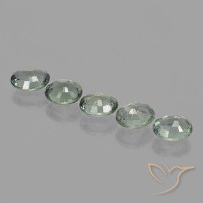 Shop natural 3.85ct ウォームグリーン サファイア gems, 楕円形, from タンザニア at GemSelect. In stock, global shipping!
