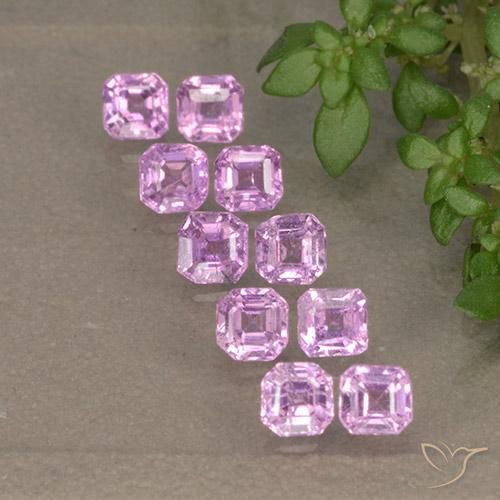 Shop natural 1.59ct 薄いロイヤルパープルピンク サファイア gems, 八角形 / エメラルドカット, from タンザニア at GemSelect. In stock, global shipping!