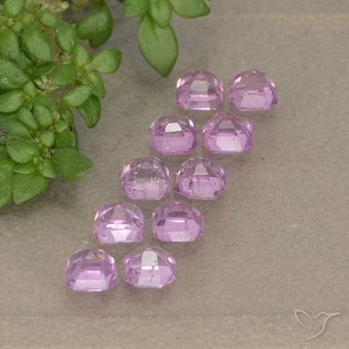Shop natural 1.59ct 薄いロイヤルパープルピンク サファイア gems, 八角形 / エメラルドカット, from タンザニア at GemSelect. In stock, global shipping!