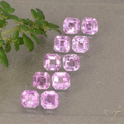 Shop natural 1.48ct 薄いロイヤルパープルピンク サファイア gems, 八角形 / エメラルドカット, from タンザニア at GemSelect. In stock, global shipping!