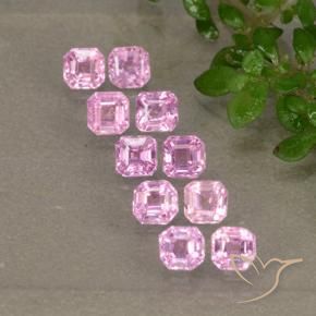 Shop natural 1.49ct 非常に薄いロイヤルパープルピンク サファイア gems, 八角形 / エメラルドカット, from タンザニア at GemSelect. In stock, global shipping!