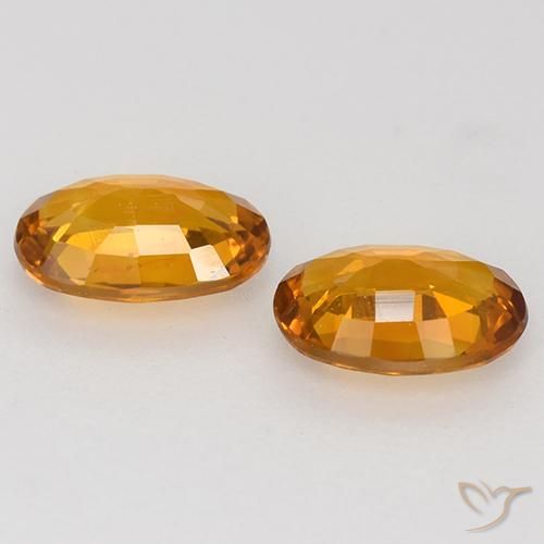 Shop natural 1.15ct ミディアムオレンジ サファイア gems, 楕円形, from マダガスカル at GemSelect. In stock, global shipping!