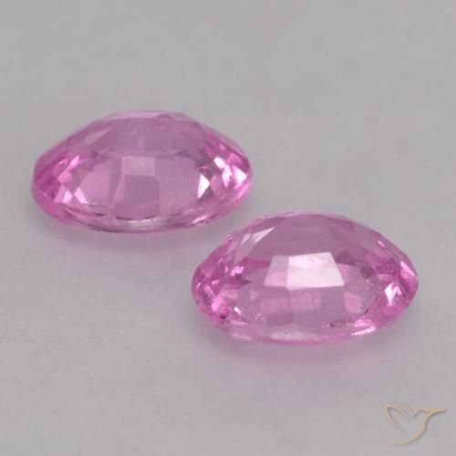 Shop natural 0.72ct ミディアムパープル サファイア gems, 楕円形, from マダガスカル at GemSelect. In stock, global shipping!